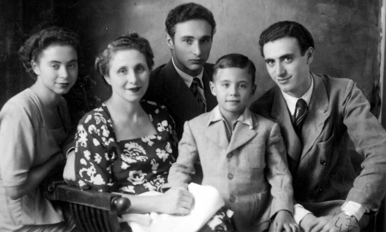 Vittoria, Maria, Leopoldo, Rino e Paolo, Roma 1947